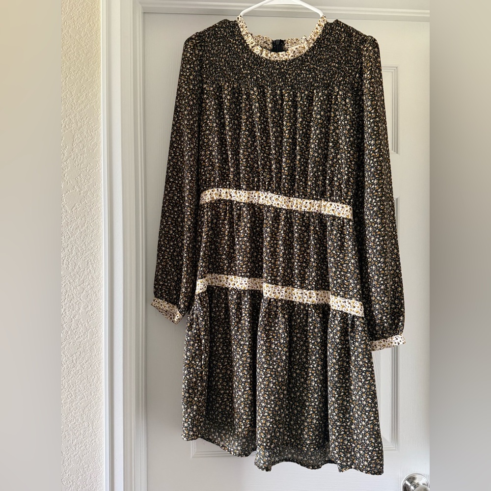 Women's Black Floral Tiered Long Sleeve Dress